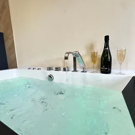 E4 Reton Avec Balneo T2 Au Couur D Epernay