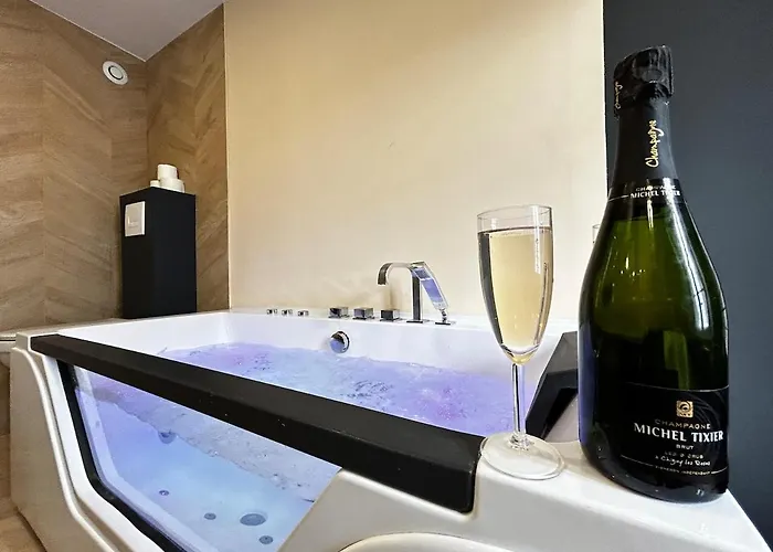 E4 Reton Avec Balneo T2 Au Couur D Épernay